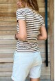 Kadın Bej Yarım Patlı Kendinden Desenli T-Shirt BST700-3597